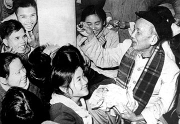 Bac-Ho-chuc-tet130202.jpg