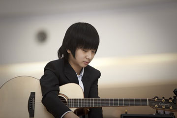 sungha-jung130908.jpg