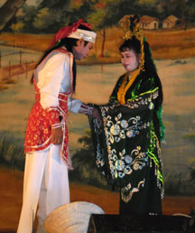 Cai-luong130926.jpg