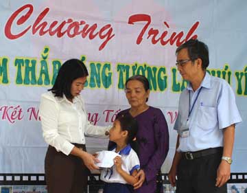 Trao-be-Thao131002.jpg