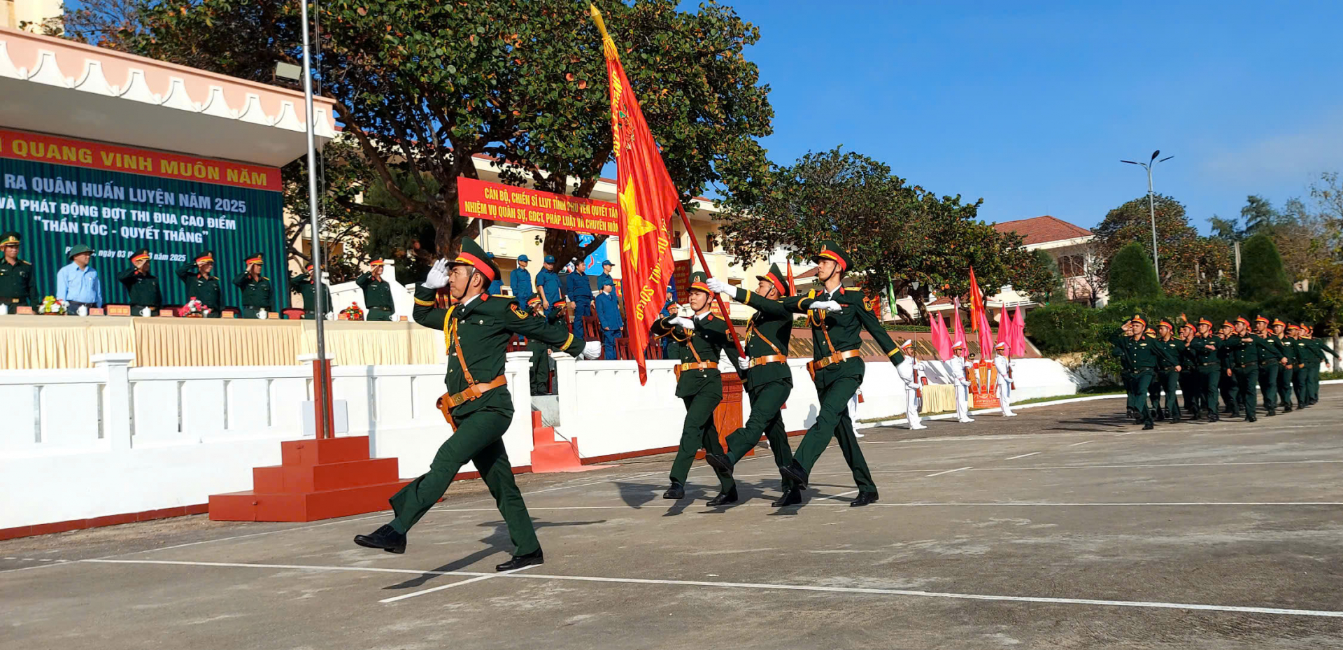 Đầu xuân ra quân huấn luyện