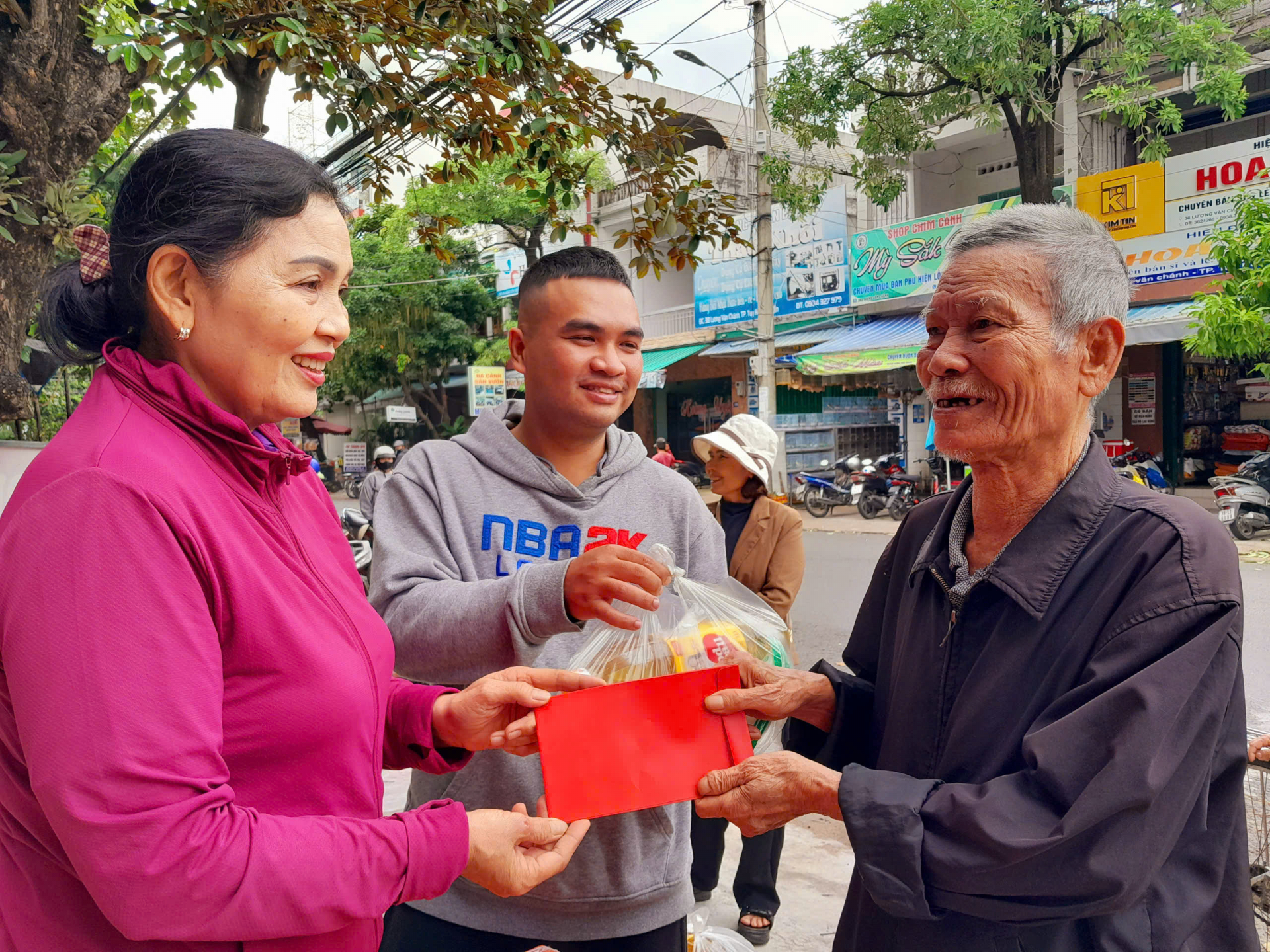 Tấm lòng nhân ái của bàTuyết