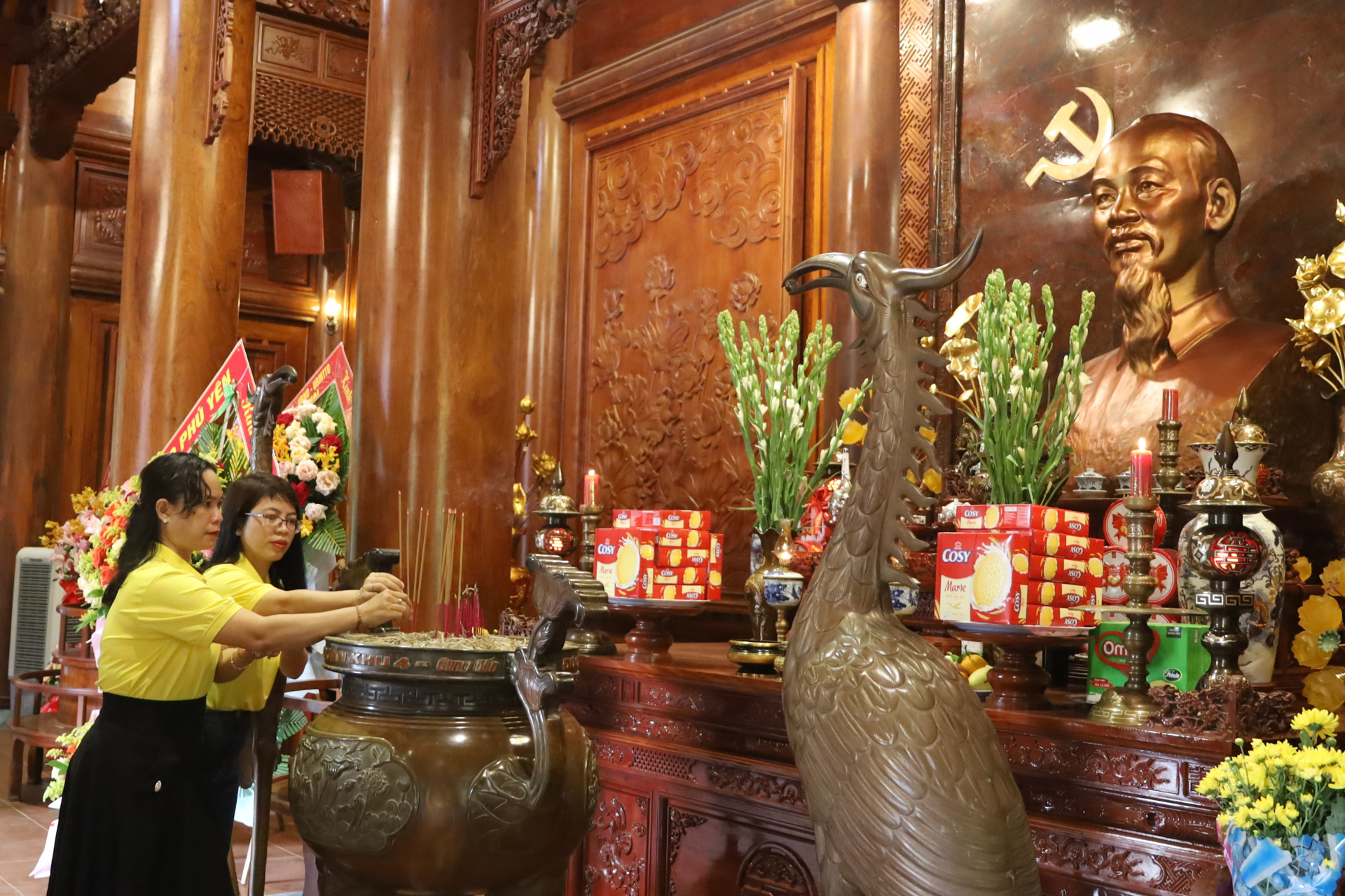 Tháng Năm nhớ Bác