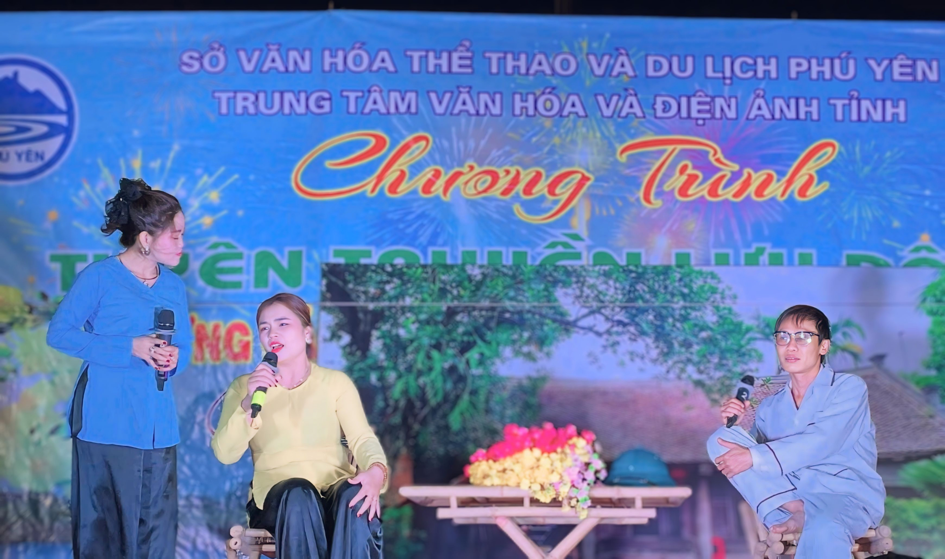 Kịch thông tin tuyên truyền Tết đoàn viên - Tết là để trở về trong chương trình TTLĐ. Ảnh: THIÊN LÝ