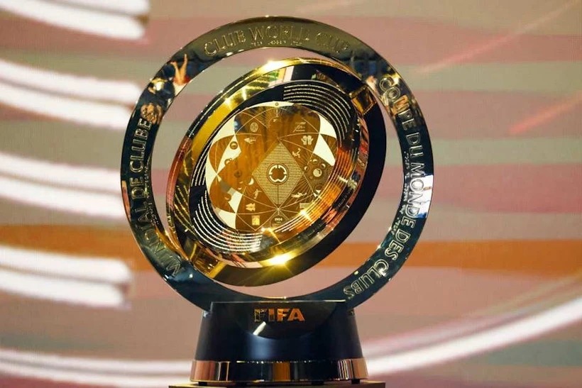 Chiếc cúp vô địch FIFA Club World Cup 2025.
