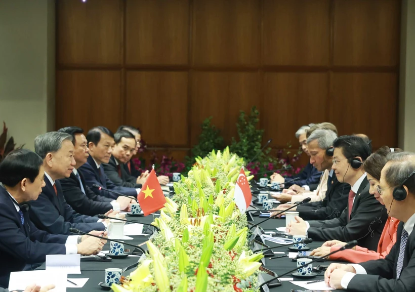 Vietnam, Singapore agree to upgrade bilateral ties to Comprehensive Strategic Partnership