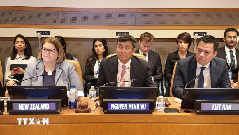 Permanent Deputy Minister of Foreign Affairs Nguyen Minh Vu (C) attends the UN meeting on UNCLOS. Photo: VNA