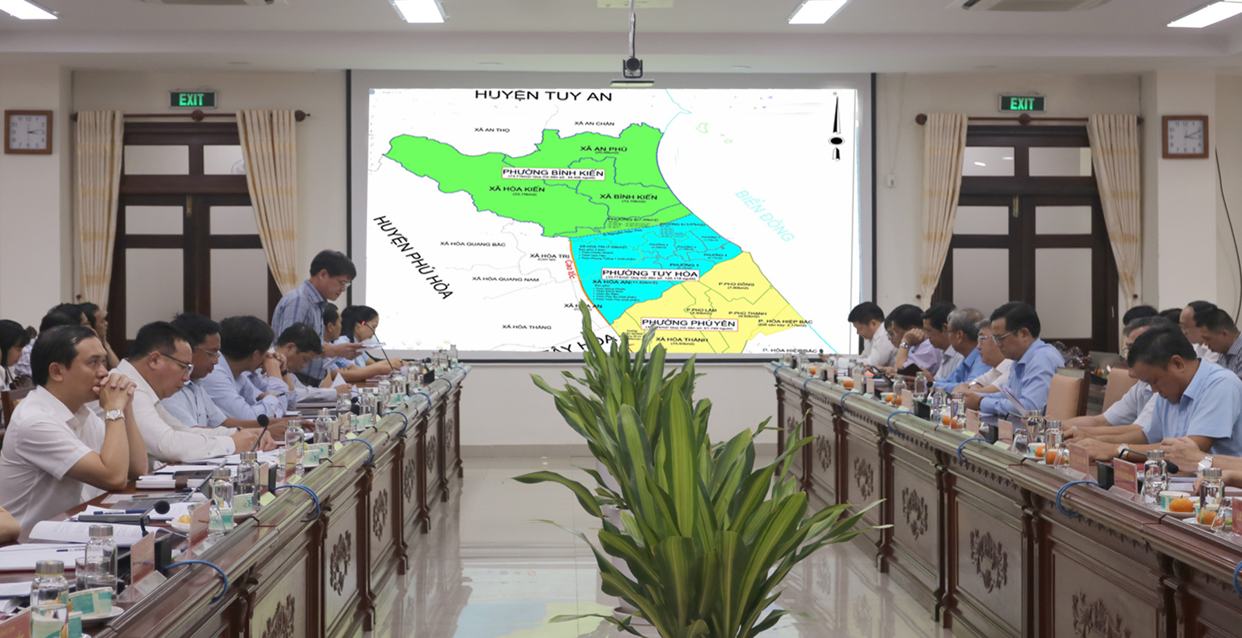 The Steering Committee for the reorganization and restructuring of administrative units in Phu Yen Province in 2025 convening a meeting to provide feedback on the proposal for the reorganization of commune-level administrative units in Phu Yen Province in 2025