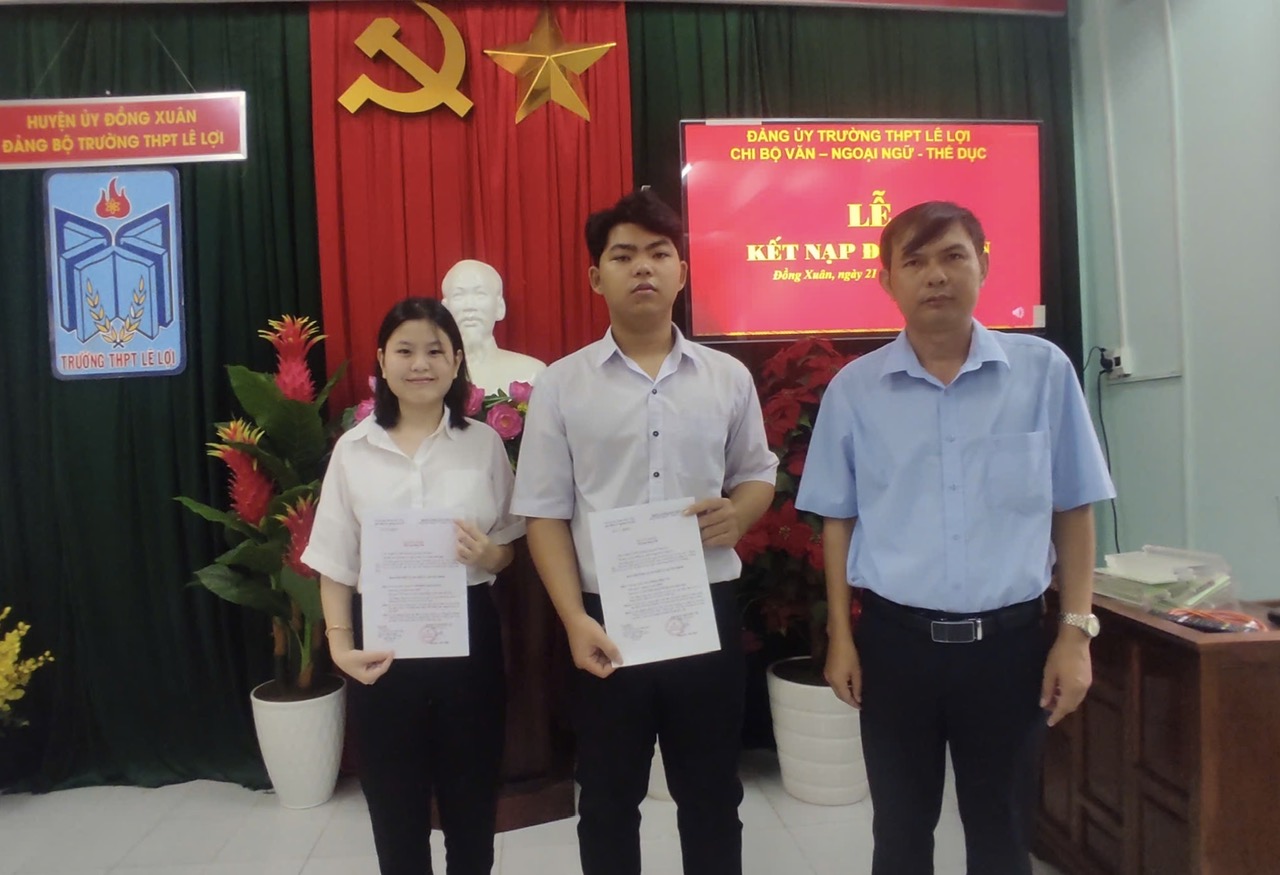 Trường THPT Lê Lợi là 1 trong 6 TCCSĐ hoàn thành vượt chỉ tiêu kết nạp Đảng trong năm 2024 của Đảng bộ huyện Đồng Xuân. Ảnh: CTV