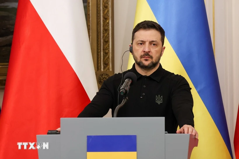 Tổng thống Ukraine đề xuất cuộc họp ba bên với người đồng cấp của Mỹ và Nga