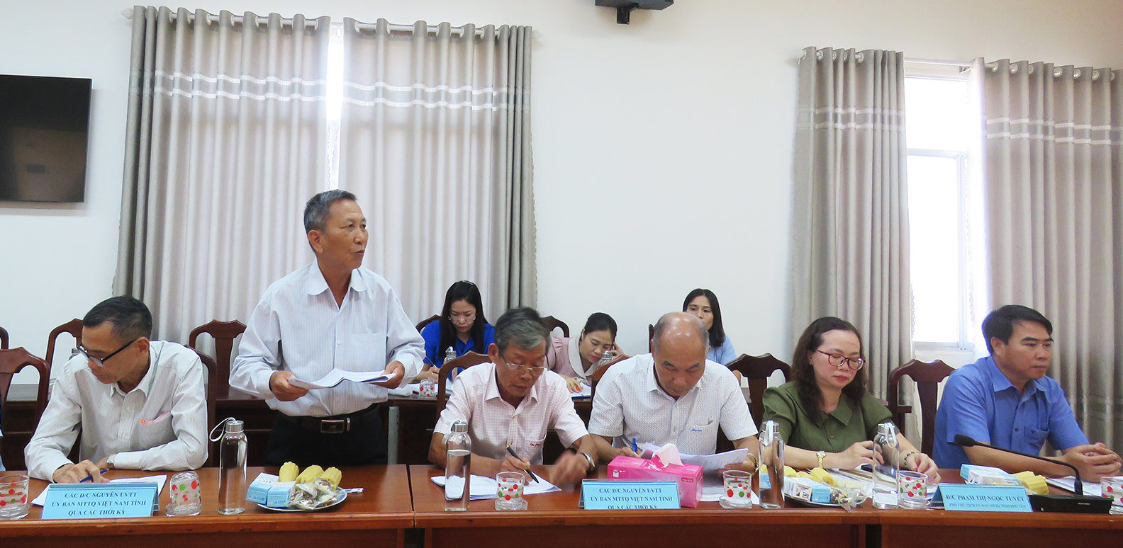 Các đại biểu cũng cho rằng dự thảo Nghị quyết sửa đổi, bổ sung một số điều của Hiến pháp năm 2013 phù hợp với thực tiễn đổi mới và hội nhập quốc tế. Ảnh: THÚY HẰNG