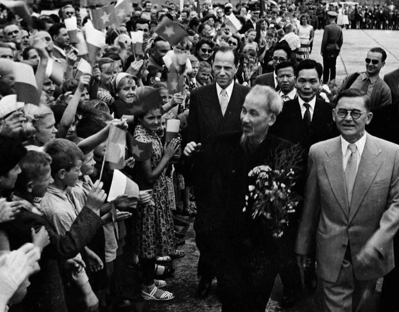 Chủ tịch Hồ Chí Minh - vị lãnh tụ vĩ đại của phong trào cách mạng thế giới