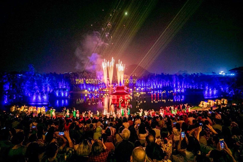 The quintessence of Tonkin show has drawn a large number of domestic and foreign audiences. Source: sggp.org.vn