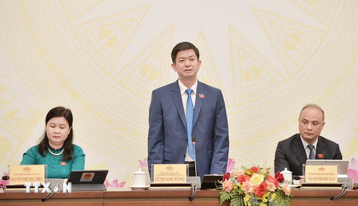 Tổng Thư ký Quốc hội, Chủ nhiệm Văn phòng Quốc hội Lê Quang Tùng chủ trì cuộc họp báo. Ảnh: TTXVN
