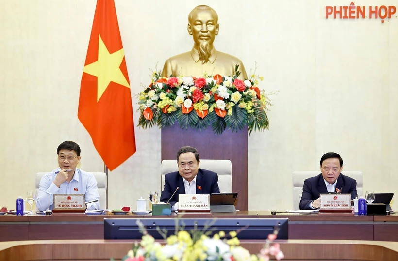 NA Chairman Tran Thanh Man (centre) at the 45th session of the NAs Standing Committee. Photo: VNA