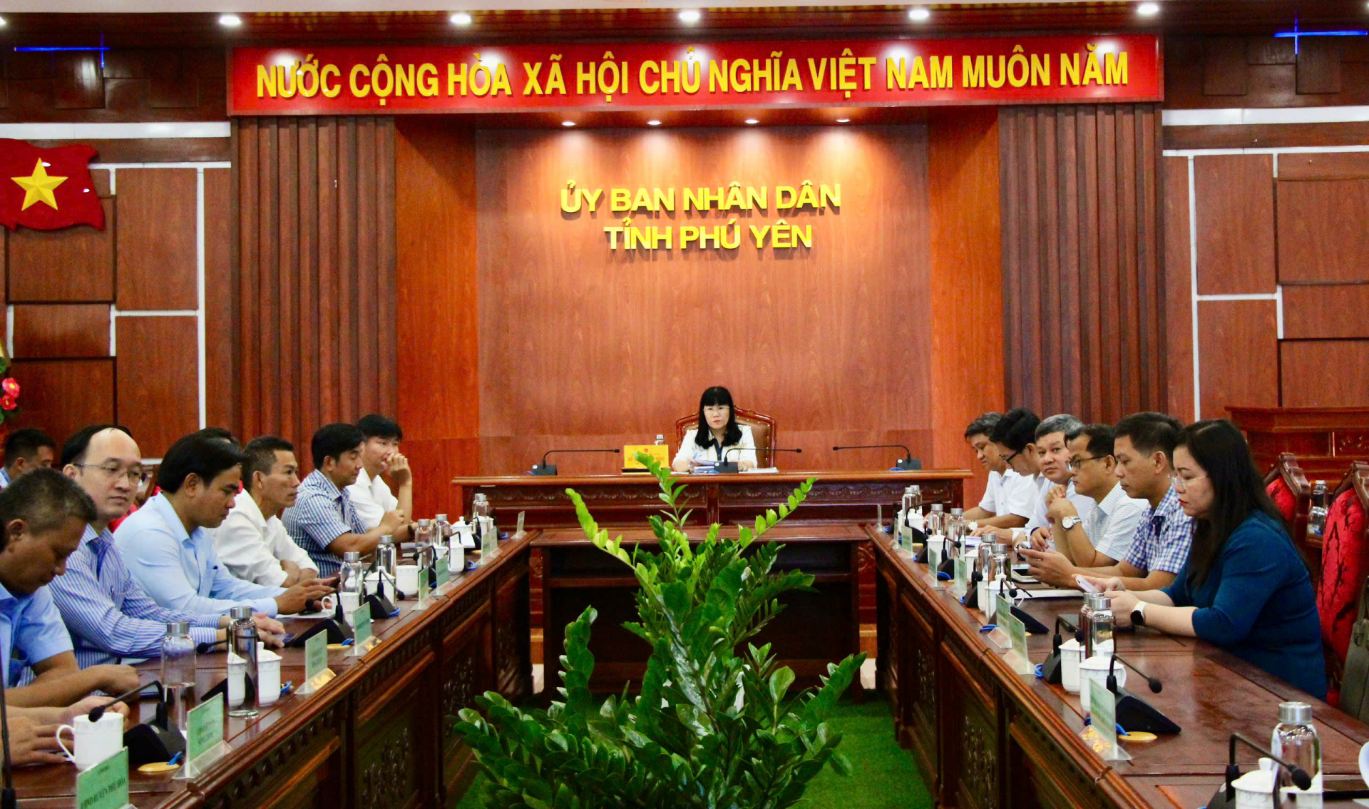 Thủ tướng Chính phủ tọa đàm với doanh nghiệp về phát triển KTTN