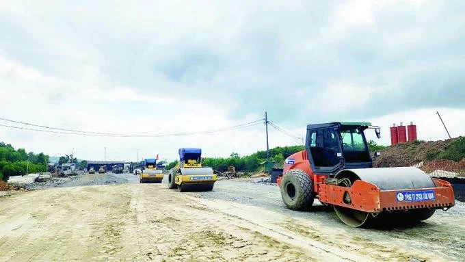Dak Lak is speeding up construction progress of component project 3 of Khanh Hoa - Buon Ma Thuot expressway. Photo: sggp.org.vn