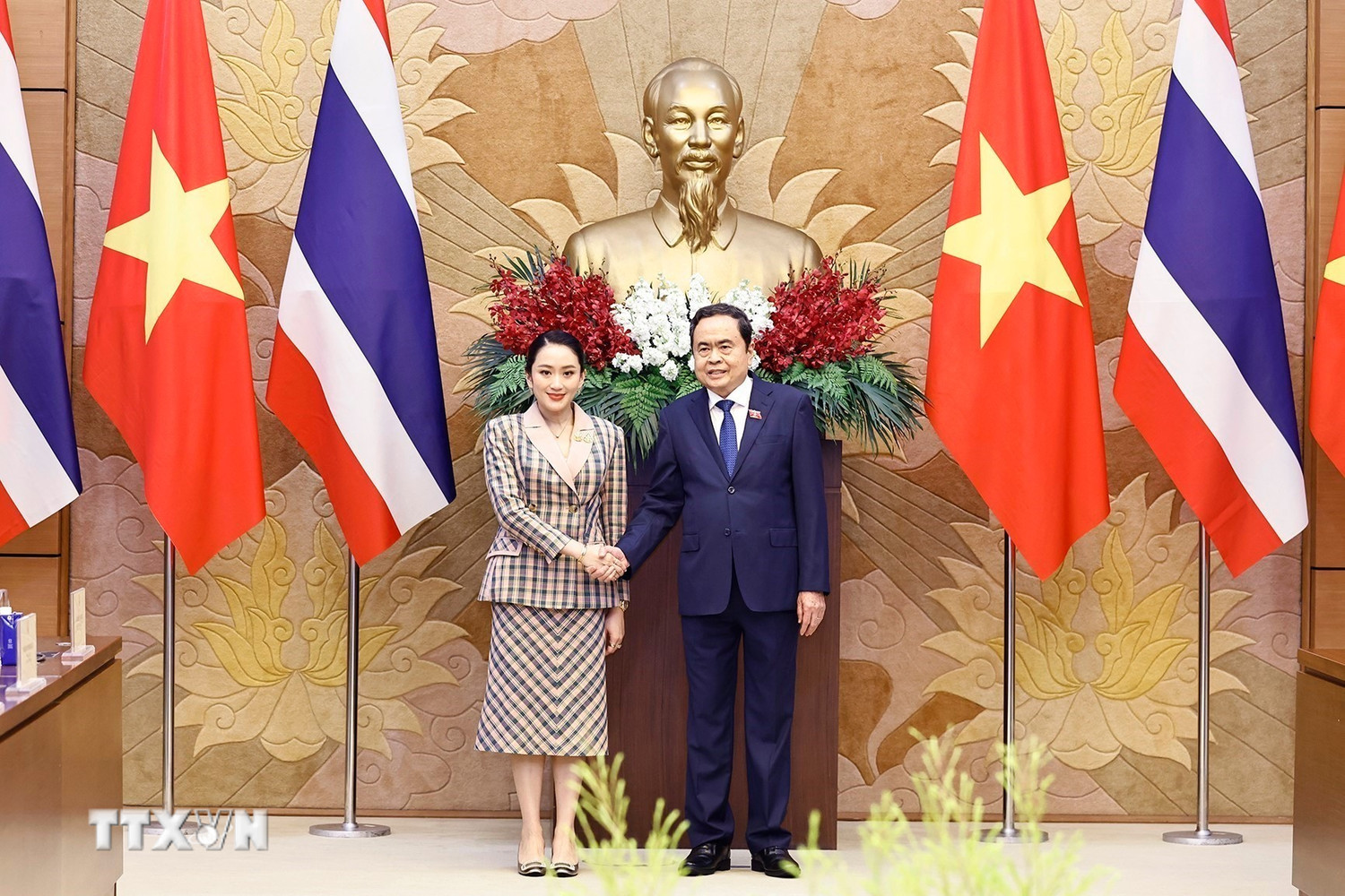 Chủ tịch Quốc hội Trần Thanh Mẫn hội kiến Thủ tướng Thái Lan Paetongtarn Shinawatra. Ảnh: TTXVN