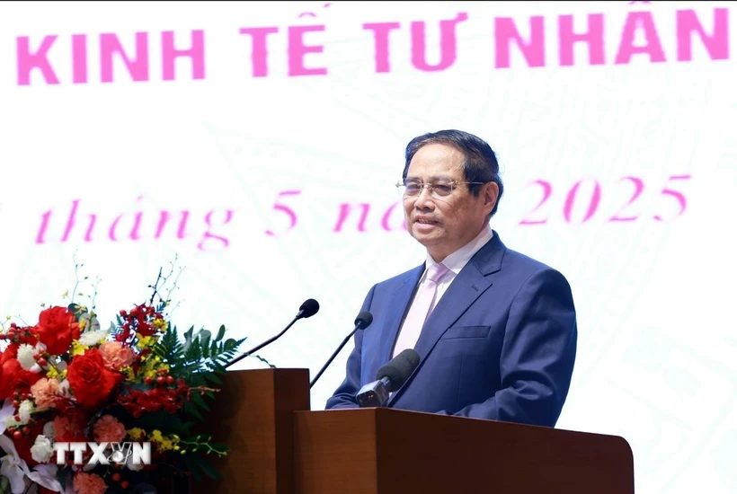 Thủ tướng Phạm Minh Chính phát biểu tại cuộc tọa đàm với doanh nghiệp về phát triển kinh tế tư nhân. Ảnh: TTXVN