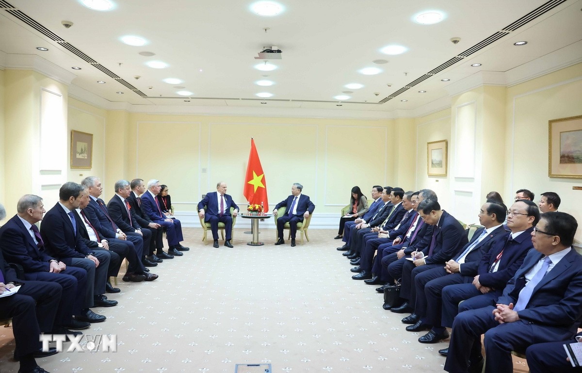 Tổng Bí thư Tô Lâm tiếp Chủ tịch Đảng Cộng sản Nga Gennady Zyuganov. Ảnh: TTXVN
