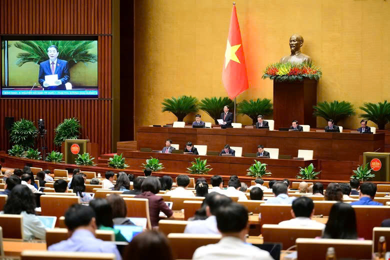 Sáng 18/6, Quốc hội thảo luận ở hội trường về KT-XH. Ảnh: HIỀN MINH