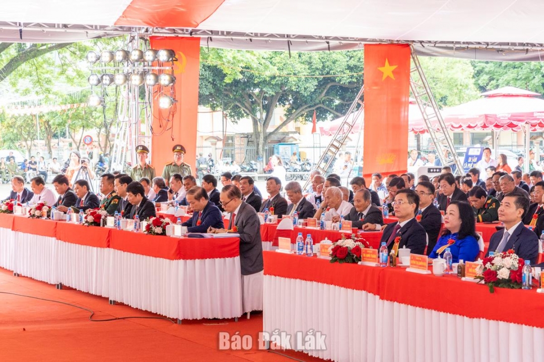 Các đại biểu tham dự buổi lễ. Ảnh: Nguyễn Gia