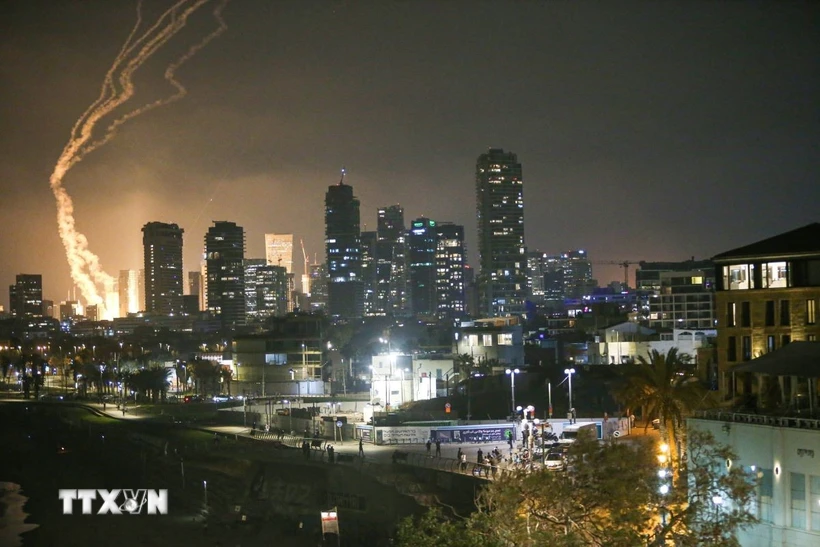 Iran tiến hành đợt phóng tên lửa thứ 5 nhằm trả đũa Israel