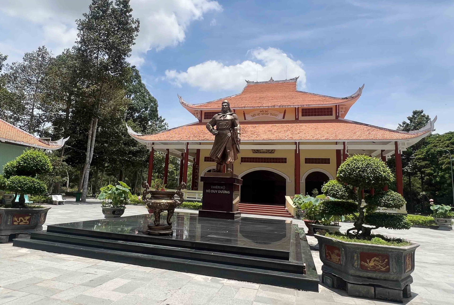 Đền thờ Thiên hộ Võ Duy Dương. Ảnh: PHAN HOÀNG