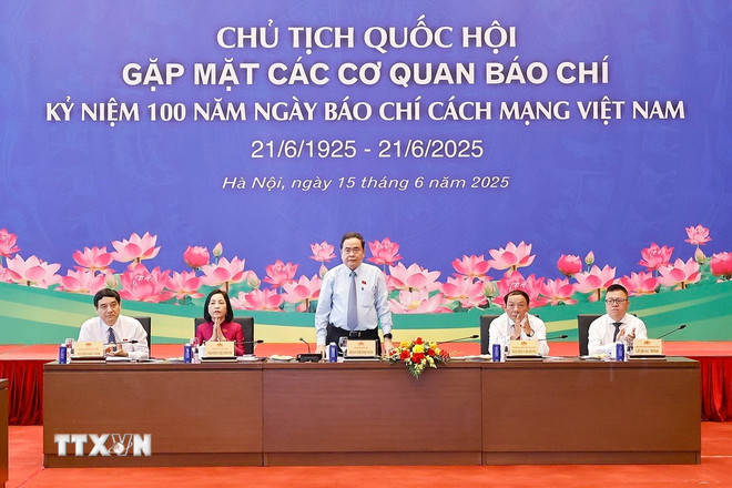 Chủ tịch Quốc hội Trần Thanh Mẫn gặp mặt các cơ quan báo chí. Ảnh: TTXVN