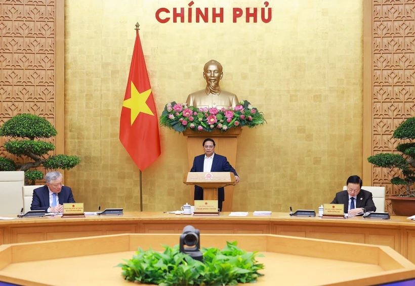 Prime Minister Pham Minh Chinh addresses the meeting. Photo: VNA