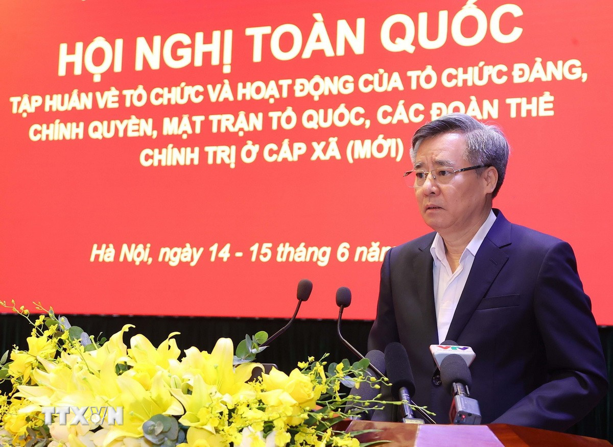 Đồng chí Nguyễn Quang Dương, Ủy viên Trung ương Đảng, Phó Trưởng Ban Tổ chức Trung ương giới thiệu chuyên đề: Công tác tổ chức xây dựng Đảng, tổ chức cơ sở đảng, bộ máy và hoạt động cấp ủy cấp xã (mới). Ảnh: TTXVN