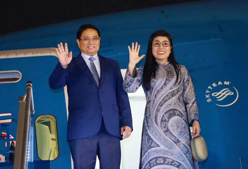 Prime Minister Pham Minh Chinh and his spouse Le Thi Bich Tran leave Hanoi in the early morning of June 5 for attendance at the 3rd United Nations Ocean Conference (UNOC 3) and bilateral activities in France; and official visits to Estonia and Sweden. Photo: VNA