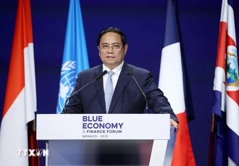 Prime Minister Pham Minh Chinh speaks at the plenary session on ensuring sustainable ocean governance and finance of the Blue Economy and Finance Forum. Photo: VNA