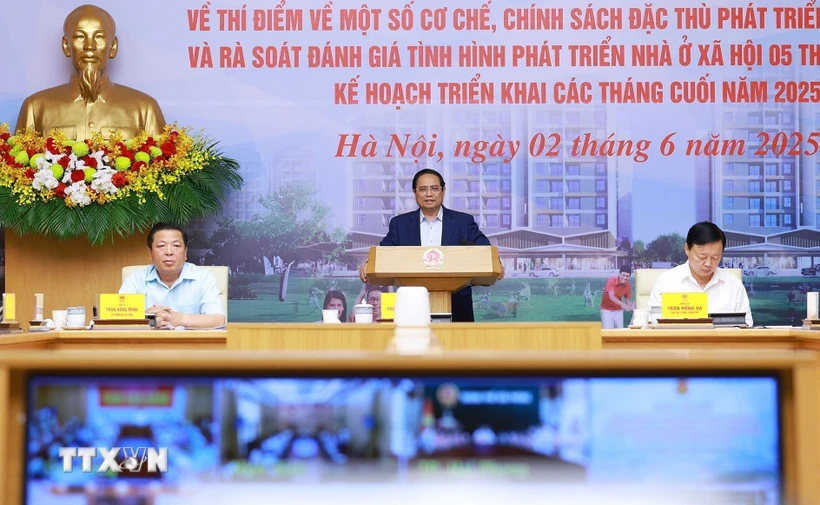 Prime Minister Pham Minh Chinh chairs the teleconference on June 2. Photo: VNA