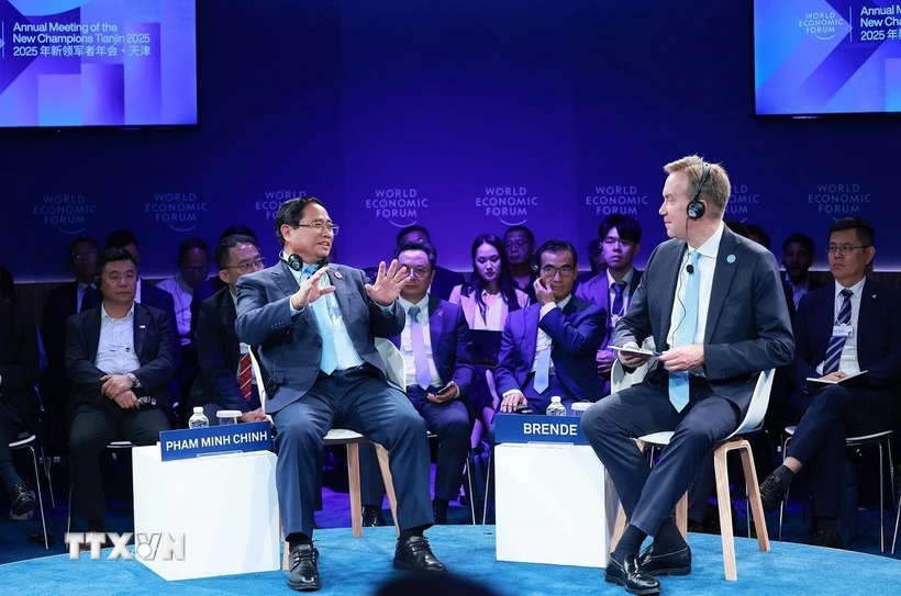 Thủ tướng Phạm Minh Chính đối thoại chính sách tại Hội nghị WEF Thiên Tân
